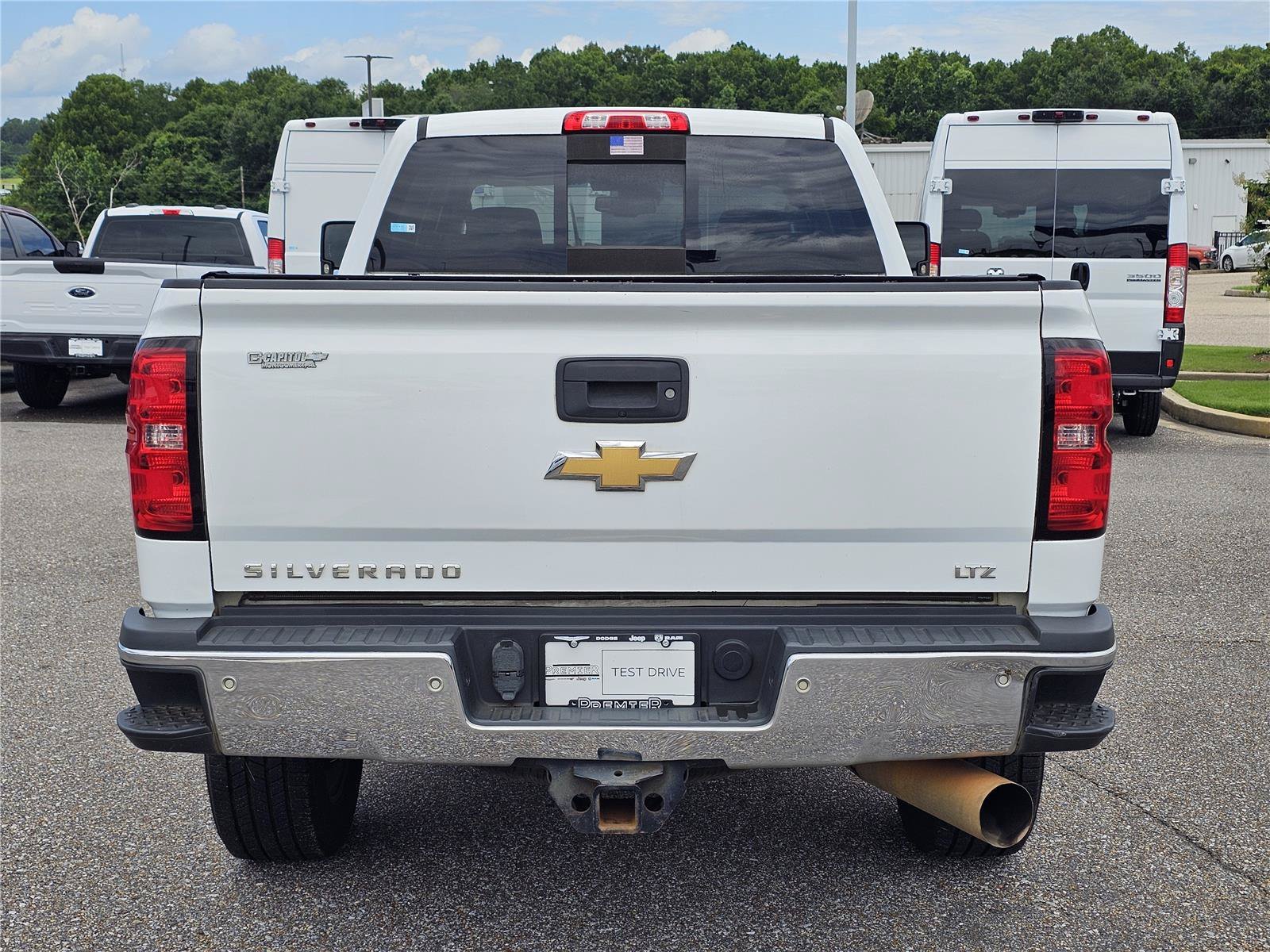 Used 2019 Summit White Chevrolet LTZ image 11