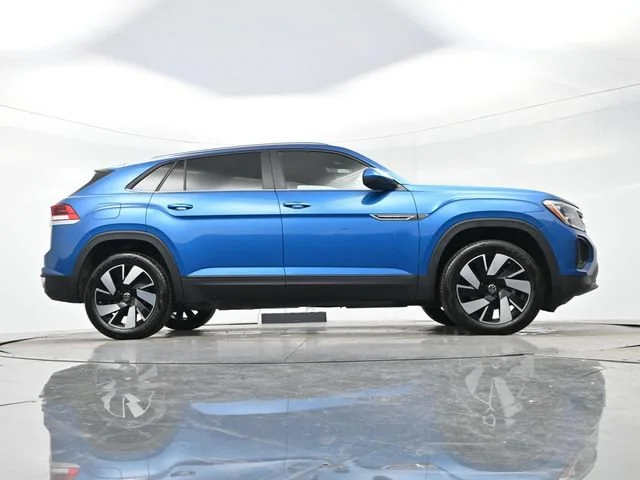 Used 2024 Blue Volkswagen 2.0T SE w/Technology image 31