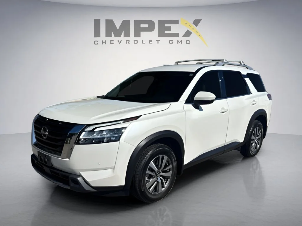 Used 2023 White Nissan SL image 1