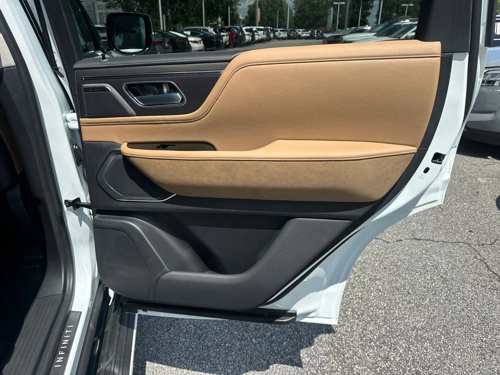 New 2027 RADIANT WHITE INFINITI Luxe 2WD image 14