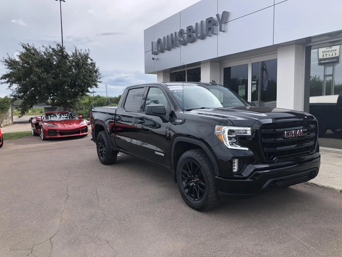 Used 2021 Black GMC 4WD Crew Cab 147" Elevation image 3