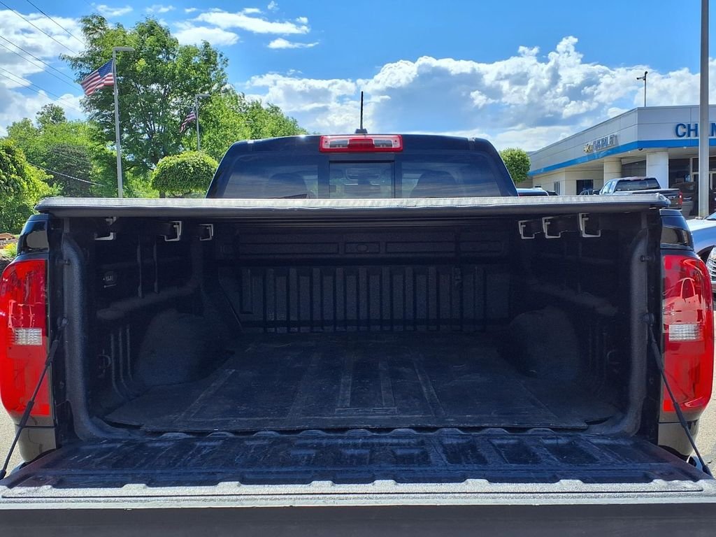 Used 2022 Black Chevrolet Z71 image 11