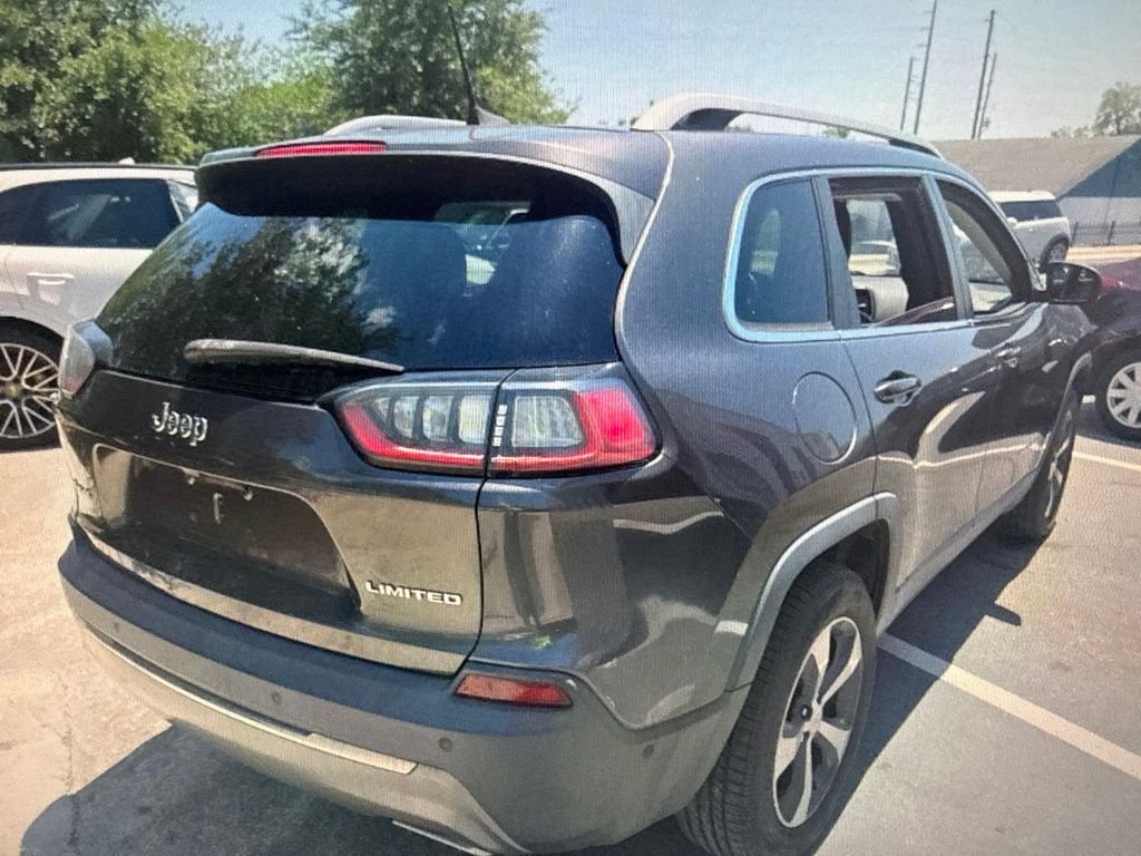 Used 2019 Gray Jeep Limited image 2
