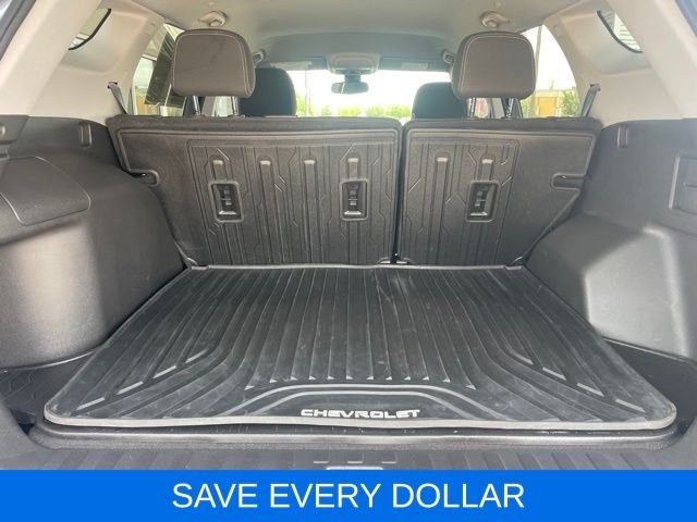 Used 2023 Silver GMC SLE image 28