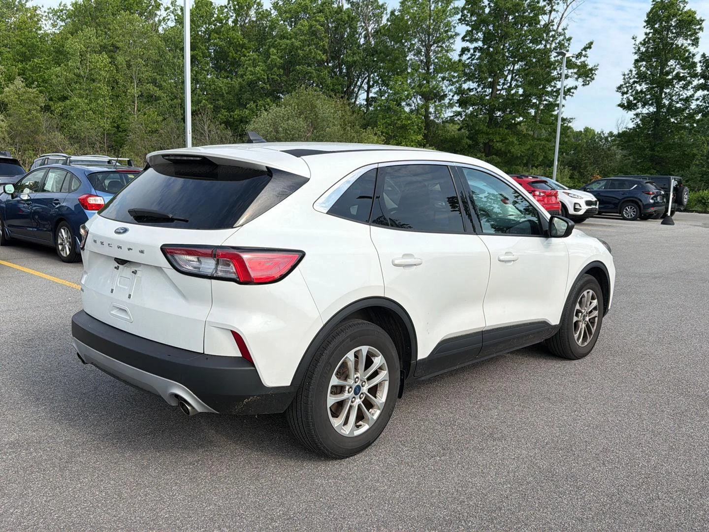 Used 2022 Star White Metallic Tri-Coat Ford SE image 4