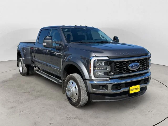 Certified Used 2025  Ford Lariat image 3