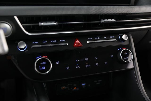 New 2026 Silver Hyundai SEL Sport image 9