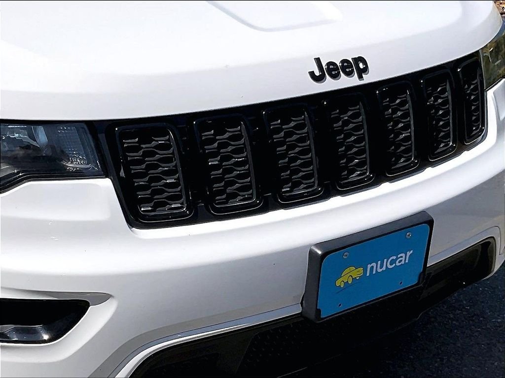 Used 2018 White Jeep Altitude image 30