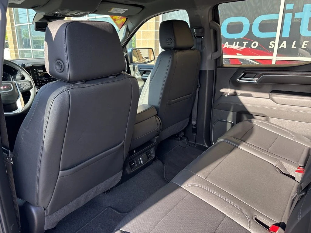 2024 GMC Sierra 1500 SLT - Photo 16