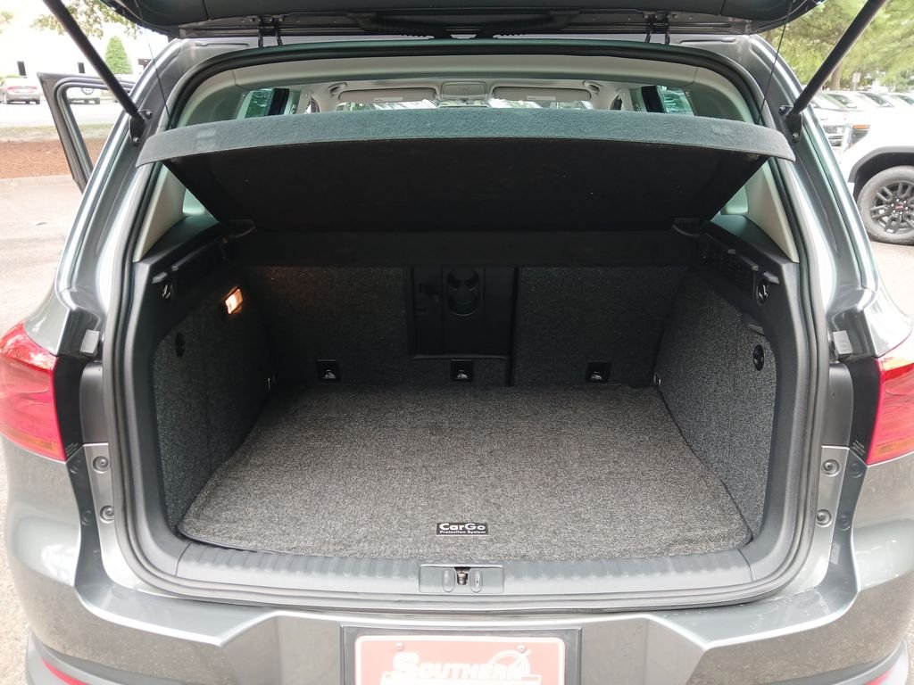 Used 2015 Gray Volkswagen SEL image 24