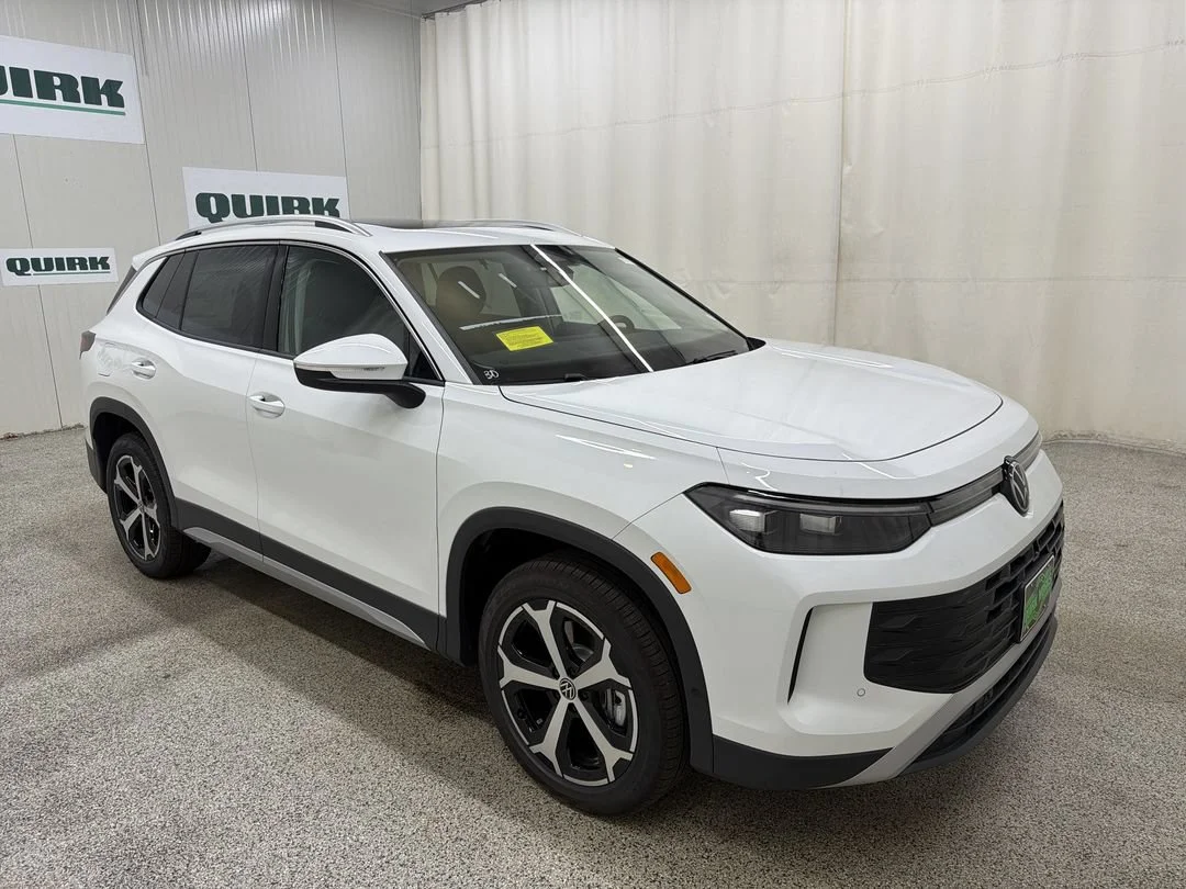New 2026 Pure White Volkswagen SE image 3
