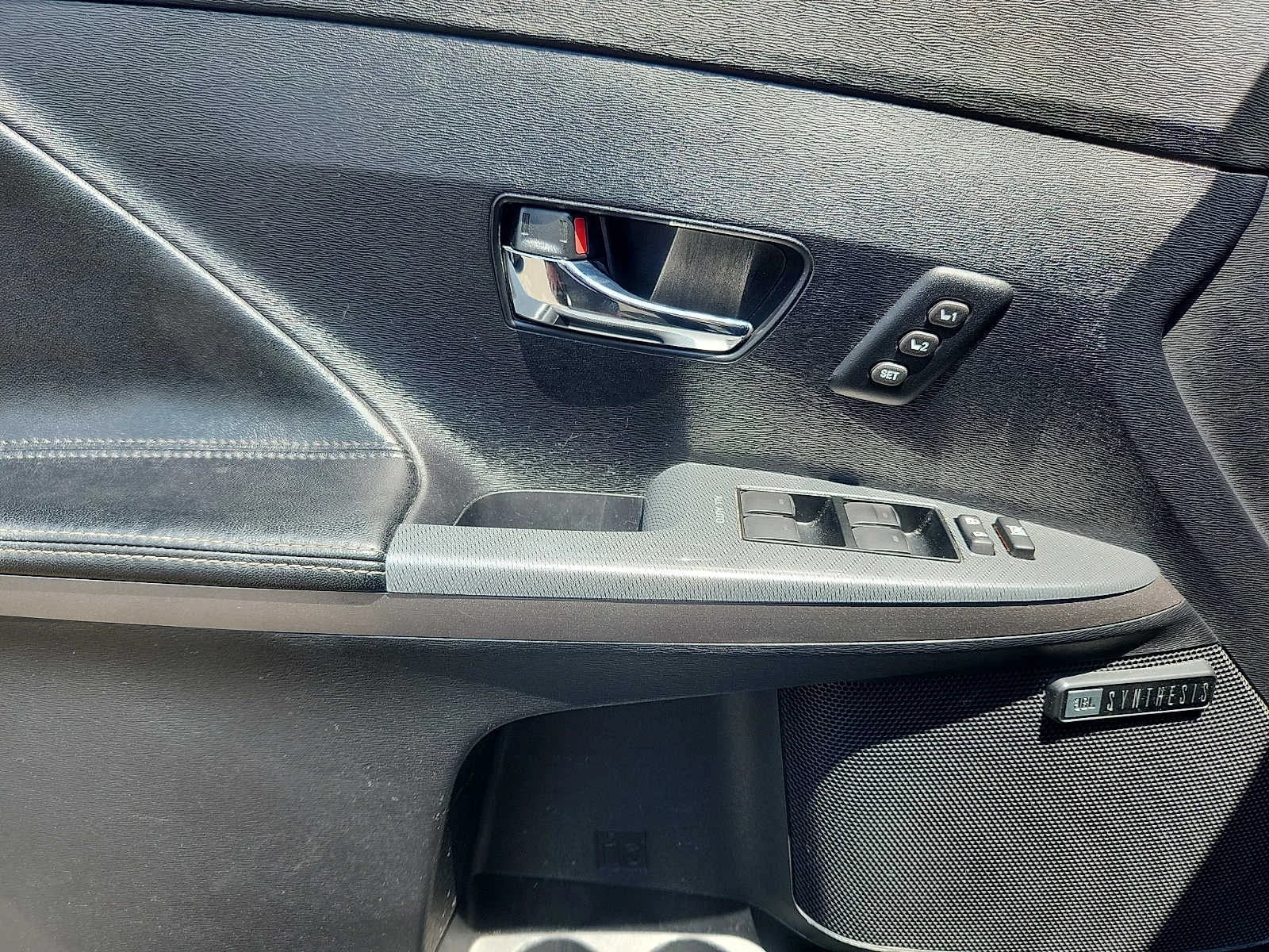 Used 2013 Black Toyota XLE image 13
