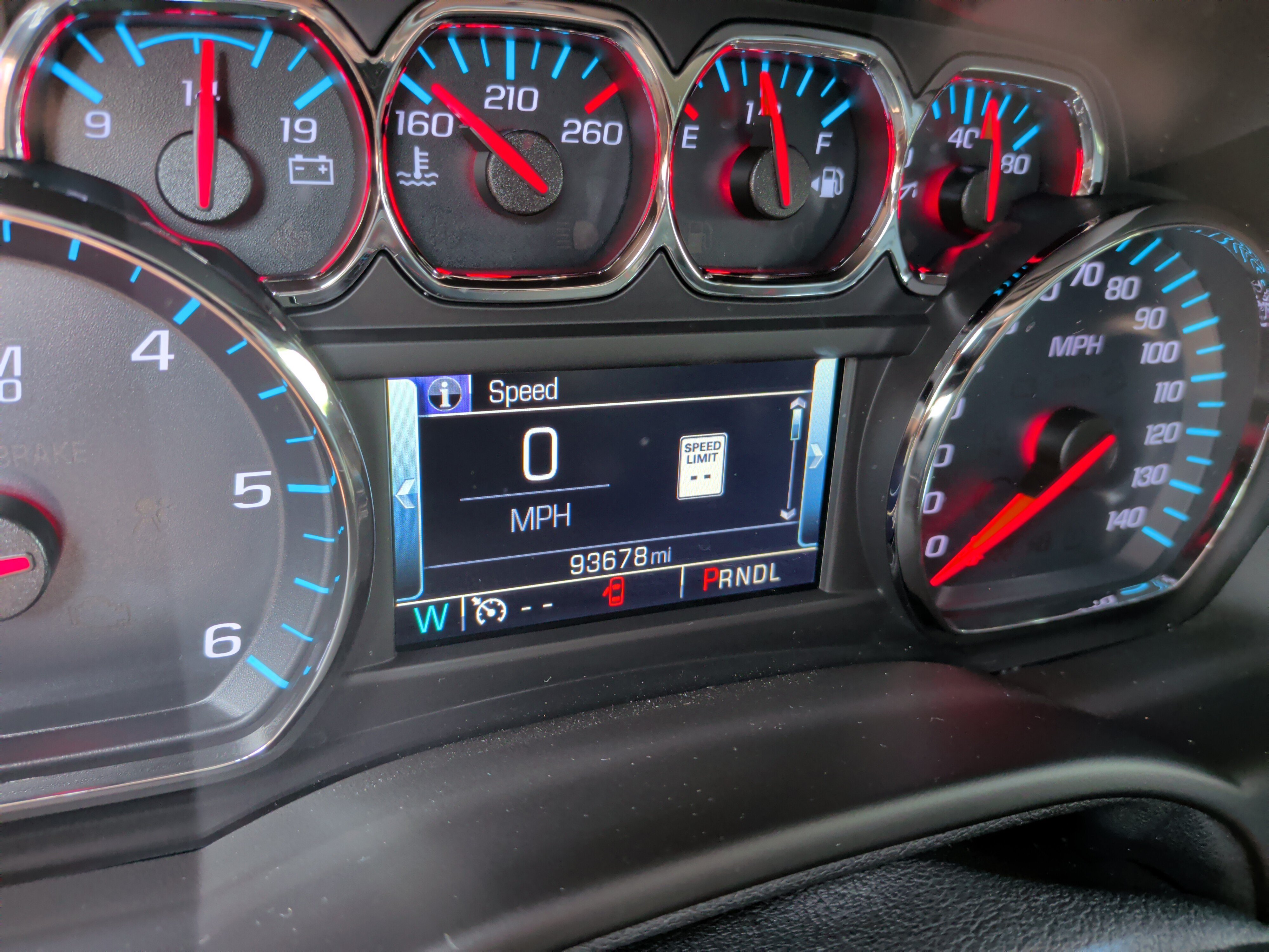 2017 Chevrolet Suburban LT - Photo 8