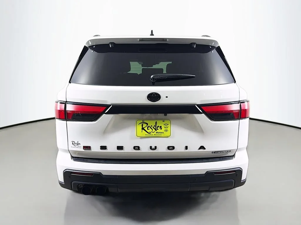 Used 2025 Ice Cap Toyota SR5 image 7