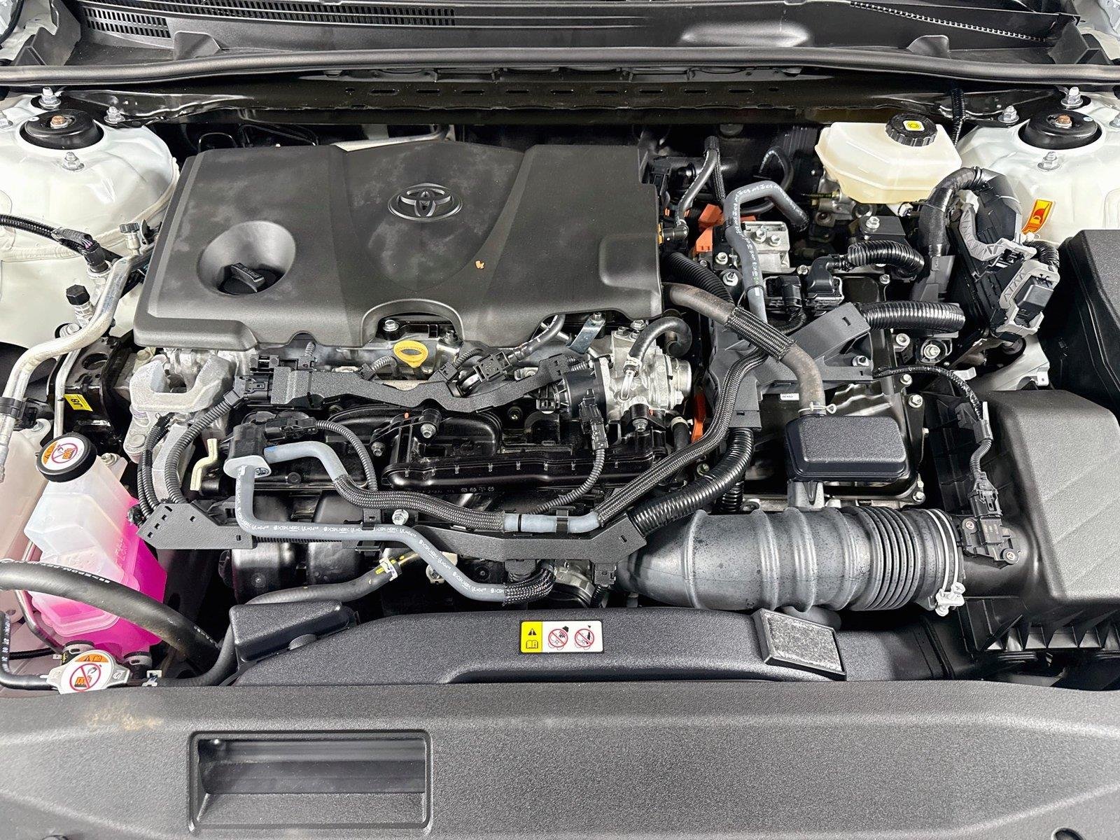 Used 2025 Ice Cap Toyota LE image 44