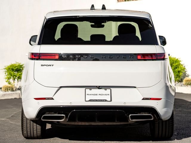Used 2024 Fuji White Land Rover Dynamic SE image 8