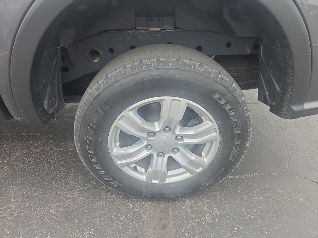 Used 2019 Magnetic Ford XL image 4