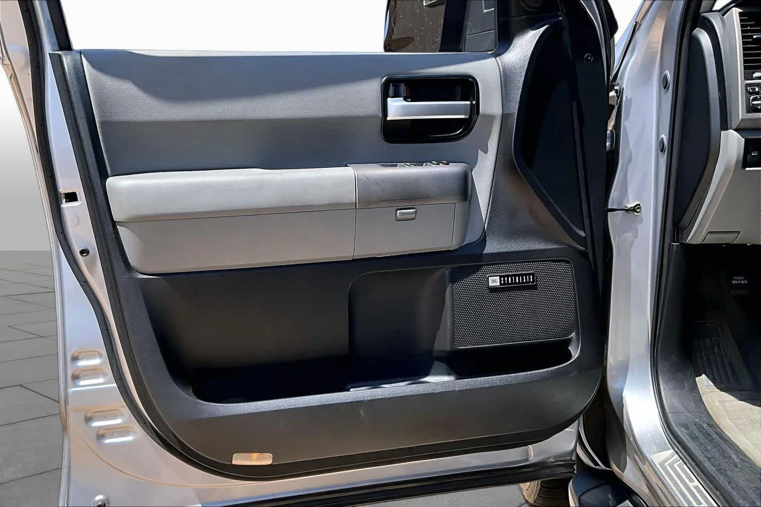 Used 2010 Silver Sky Metallic Toyota Ltd image 23