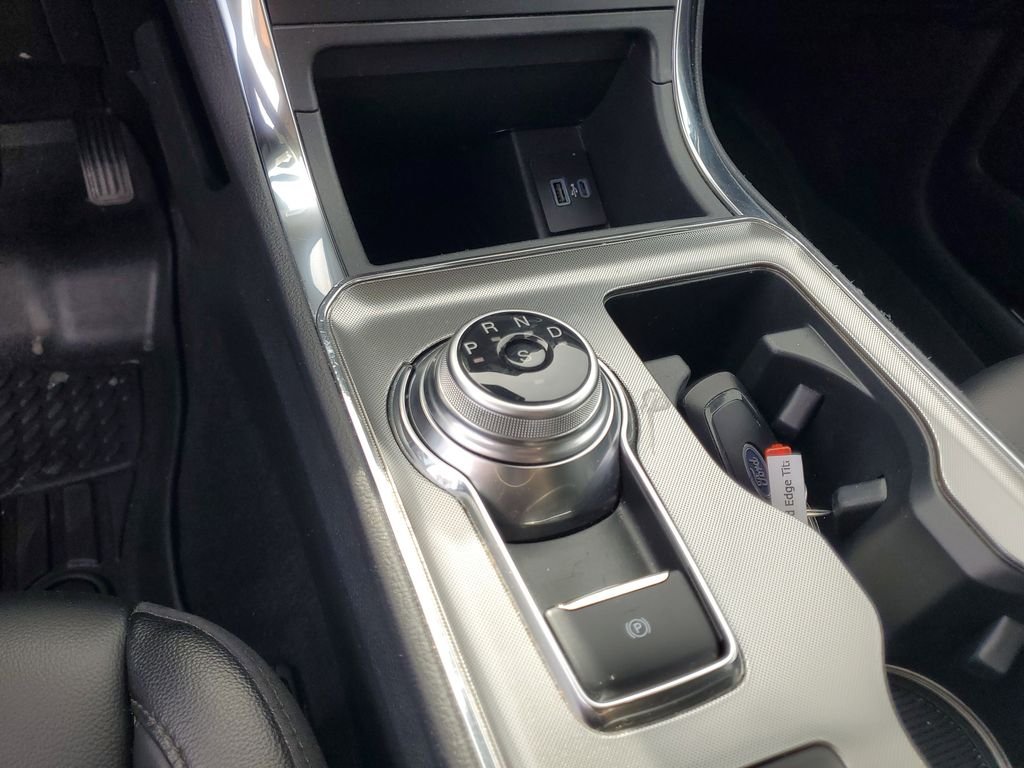 2024 Ford Edge Titanium - Photo 25