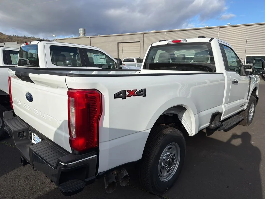 New 2025 Oxford White Ford F-250® XL image 9