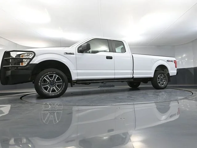 Used 2016 White Ford XL image 41