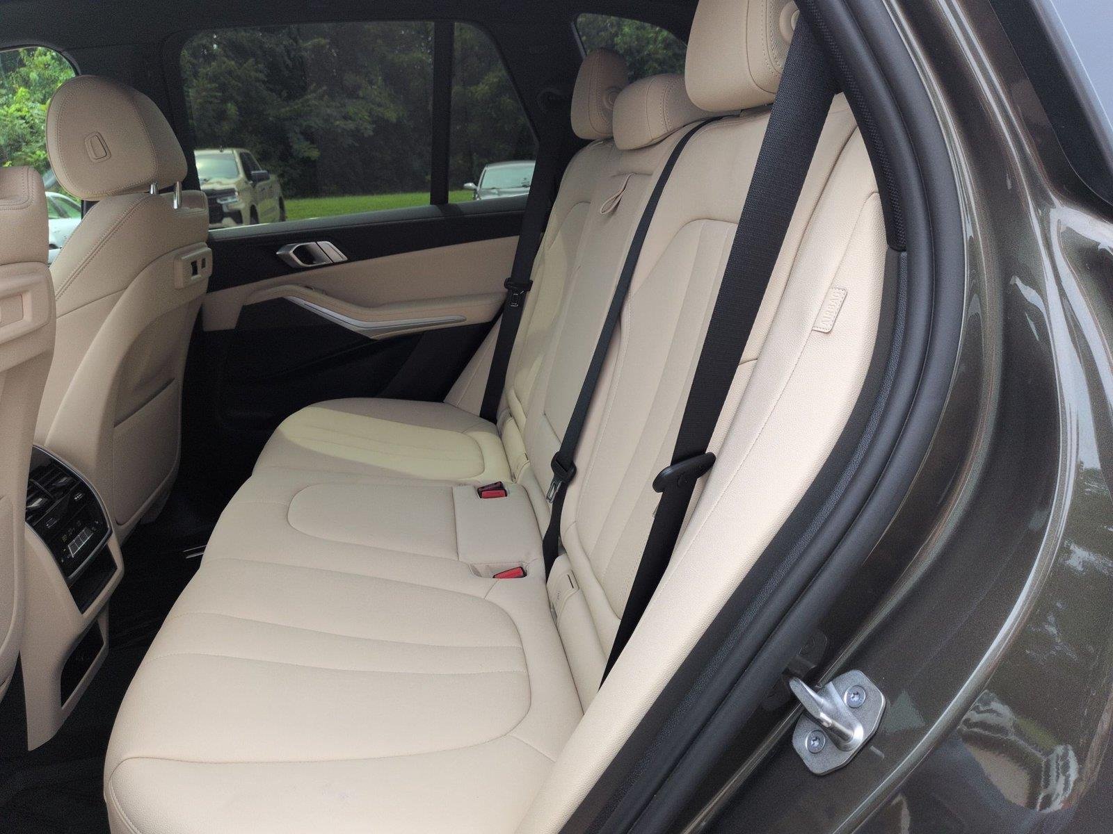 Used 2022 Manhattan Green Metallic BMW xDrive40i image 34