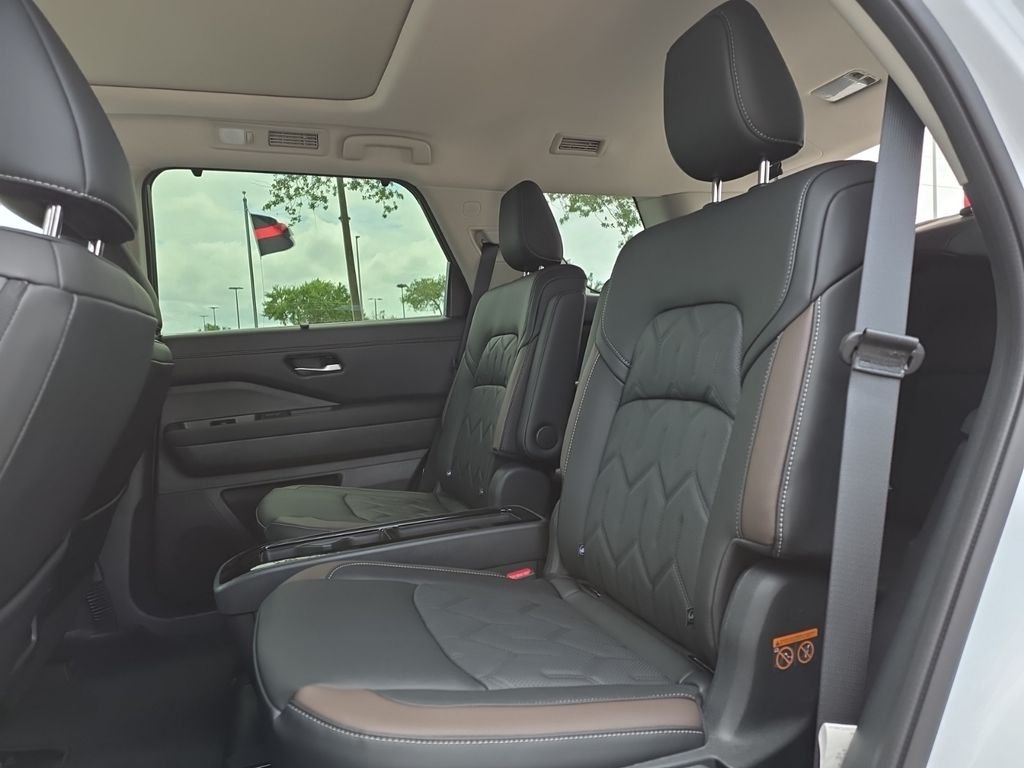 New 2026 Nissan Pathfinder Platinum 4D Sport Utility