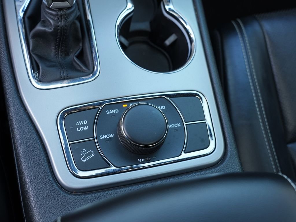Used 2021 Black Jeep Limited image 29