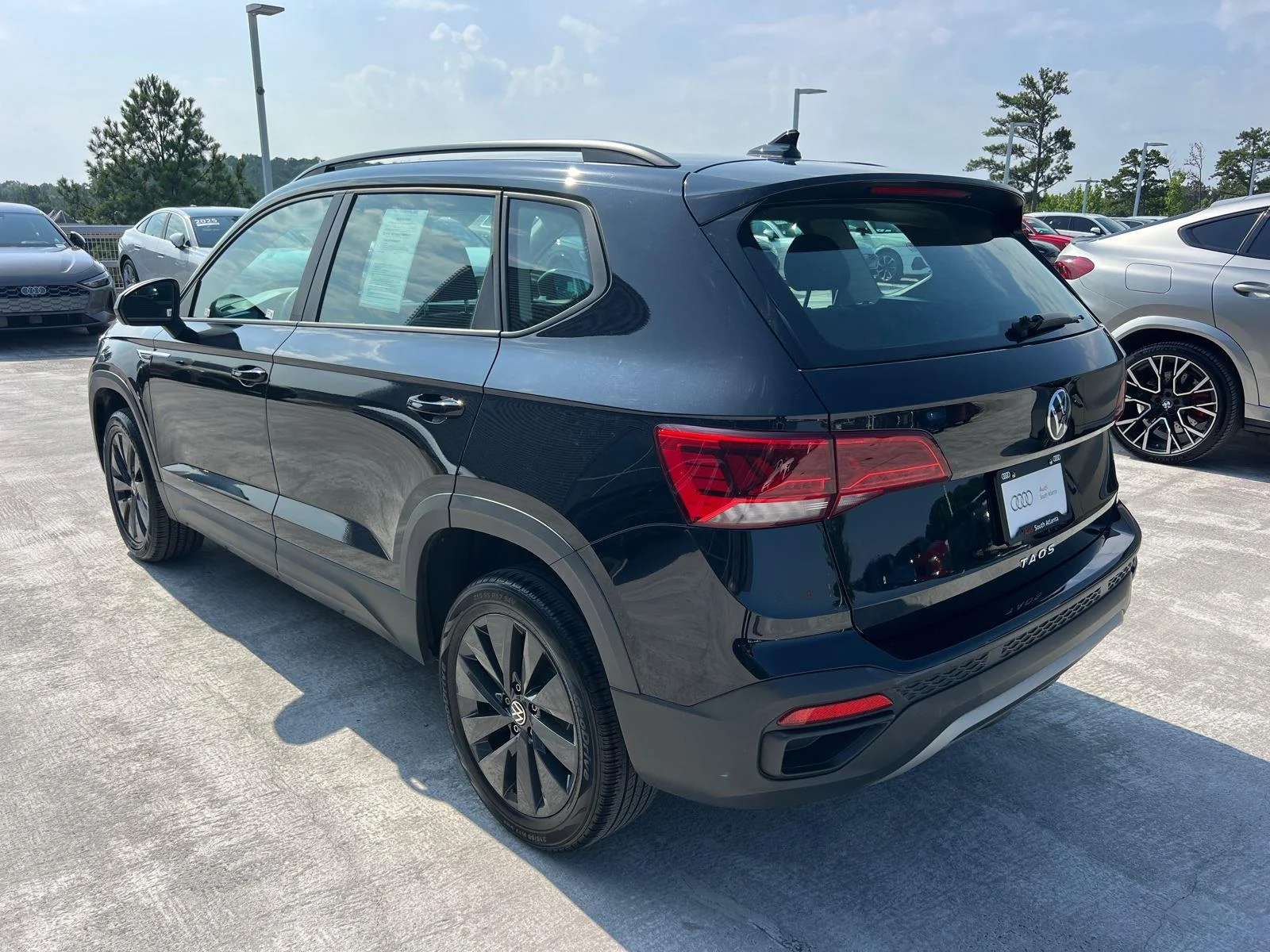 Used 2022 BLACK Volkswagen S image 7