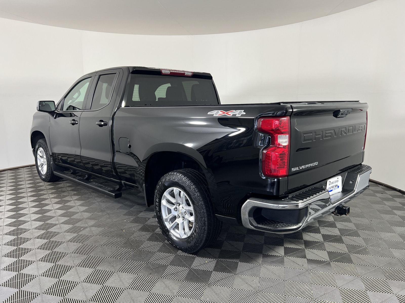 Used 2024 Black Chevrolet LT image 25