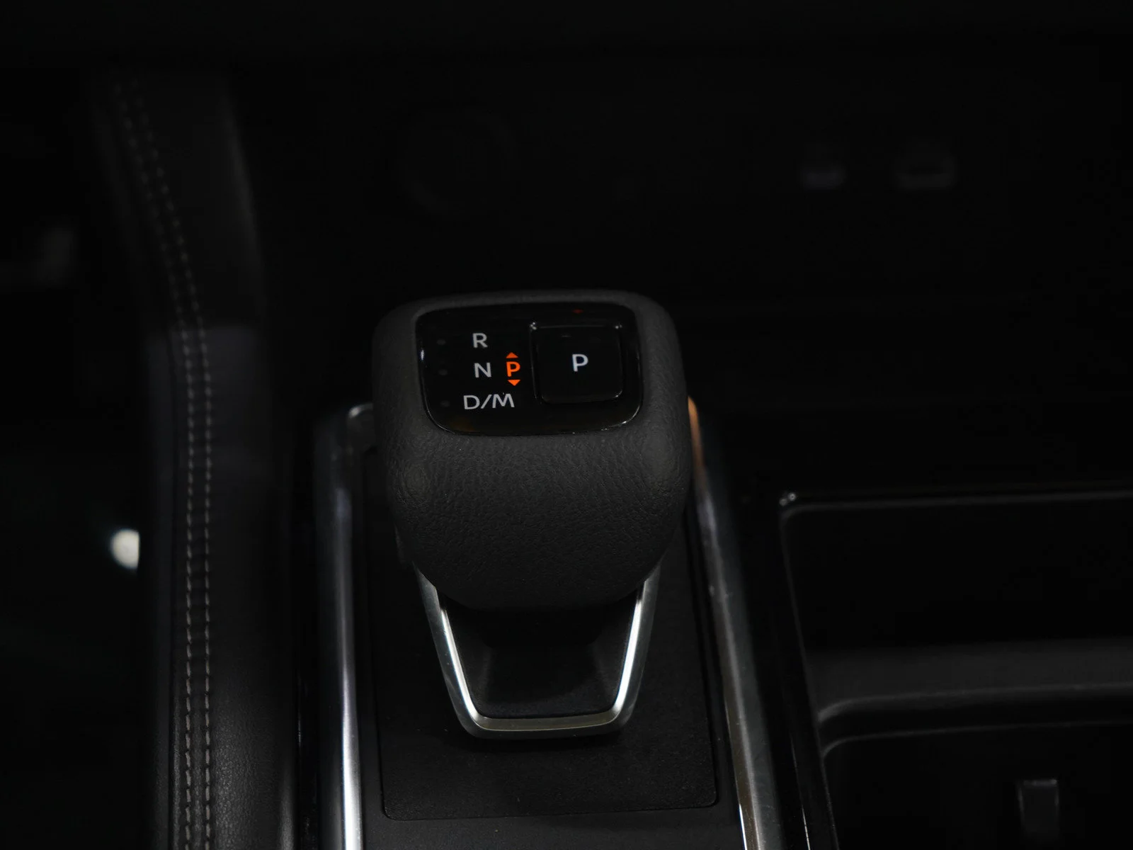 Used 2024 Green Nissan Platinum image 21