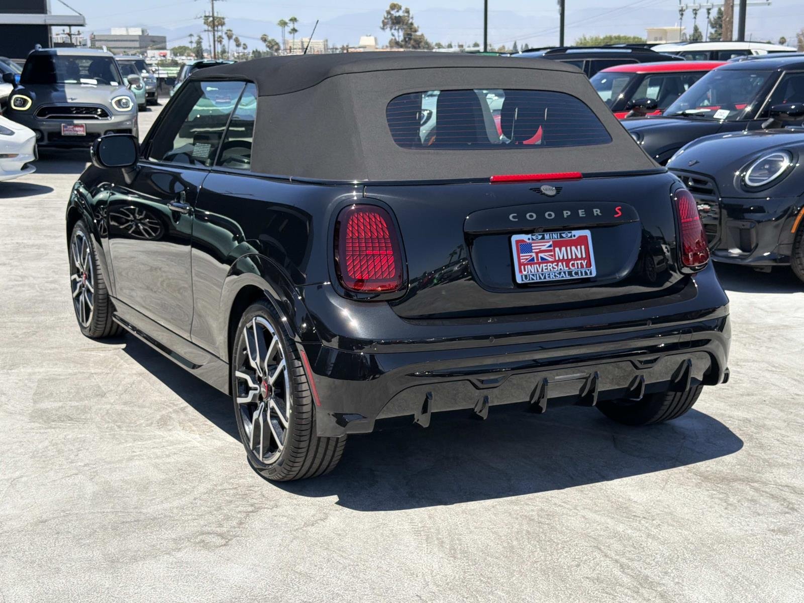 New 2026 0C4R Midnight Black II Metallic MINI Iconic image 4