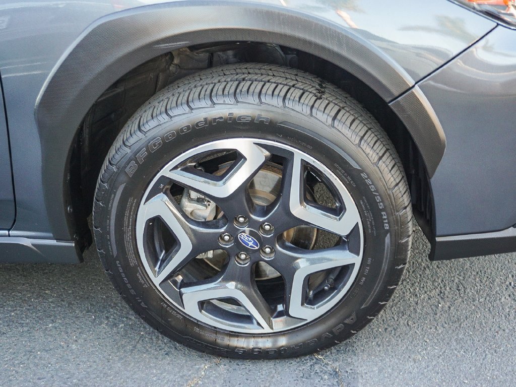 Used 2020 Gray Metallic Subaru Limited image 9