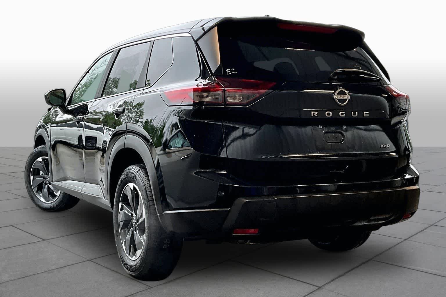 Used 2025 Super Black Nissan SV image 10