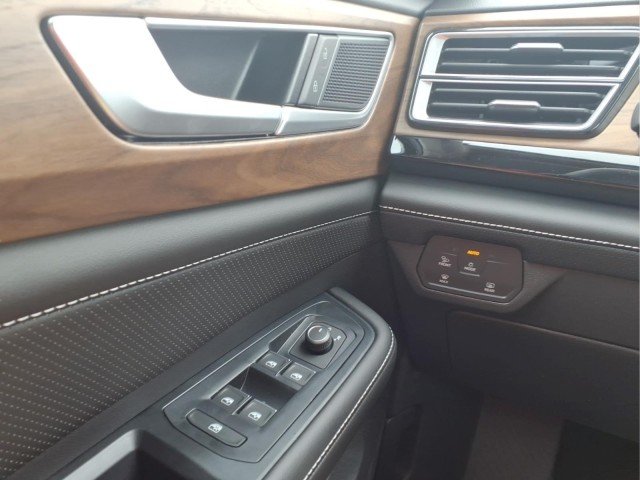 New 2026 Avocado Green Pearl Volkswagen SE w/Technology 4M image 25