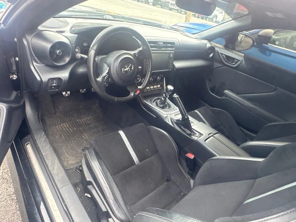 Used 2022  Toyota Premium image 11
