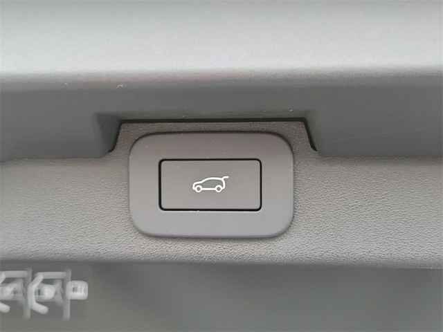 New 2025 Santorini Black Land Rover Metropolitan Edition image 20