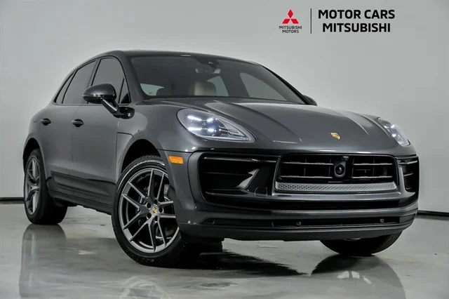 2026 Porsche Macan 