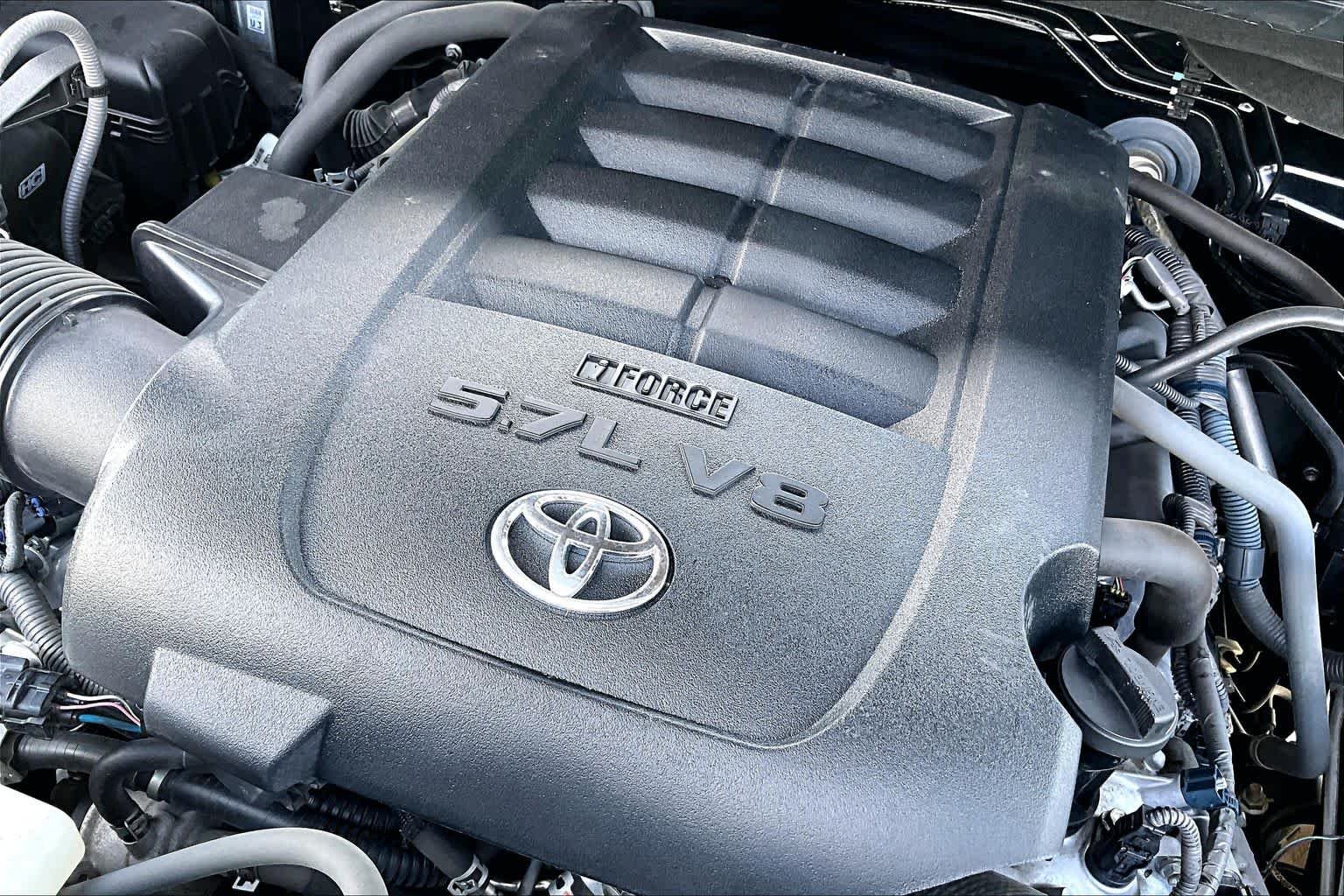 Used 2021 Midnight Black Metallic Toyota SR5 image 31