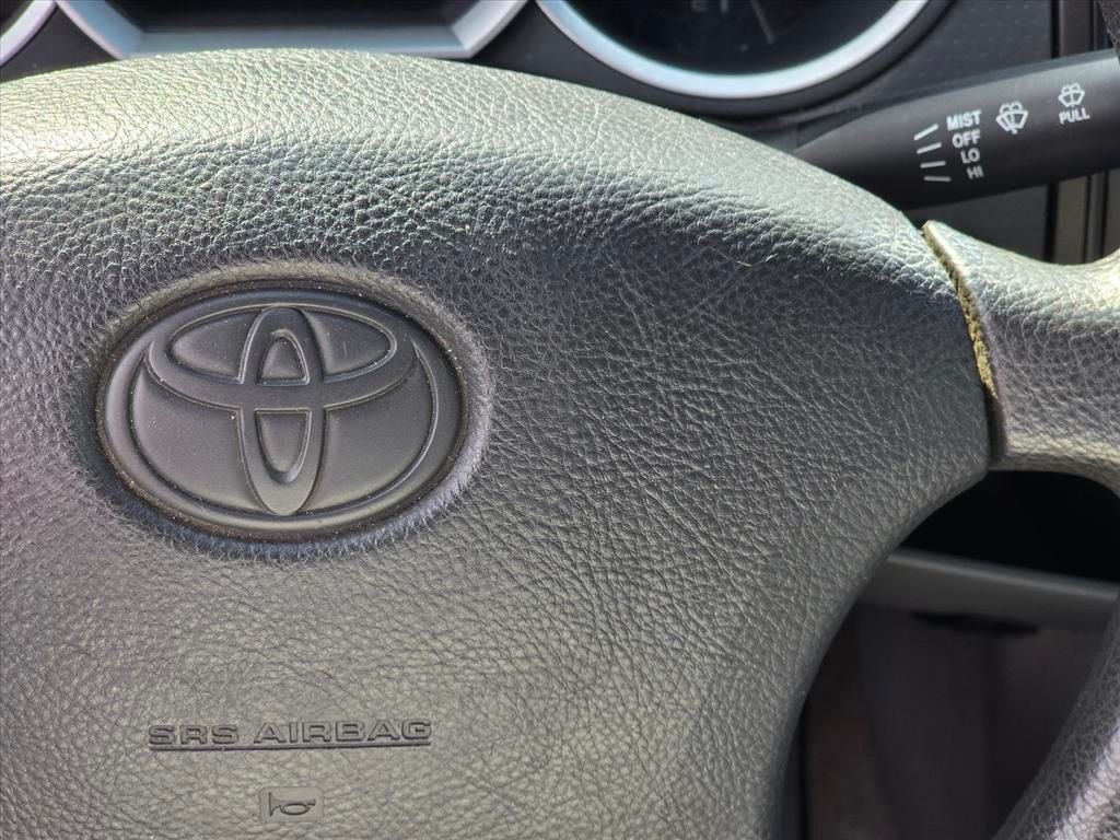 Used 2007 White Toyota  image 15