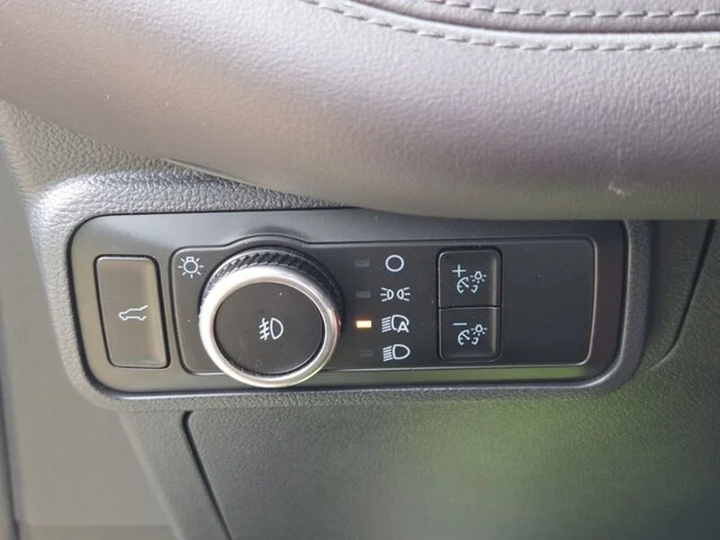 Certified Used 2025 White Ford Platinum image 26