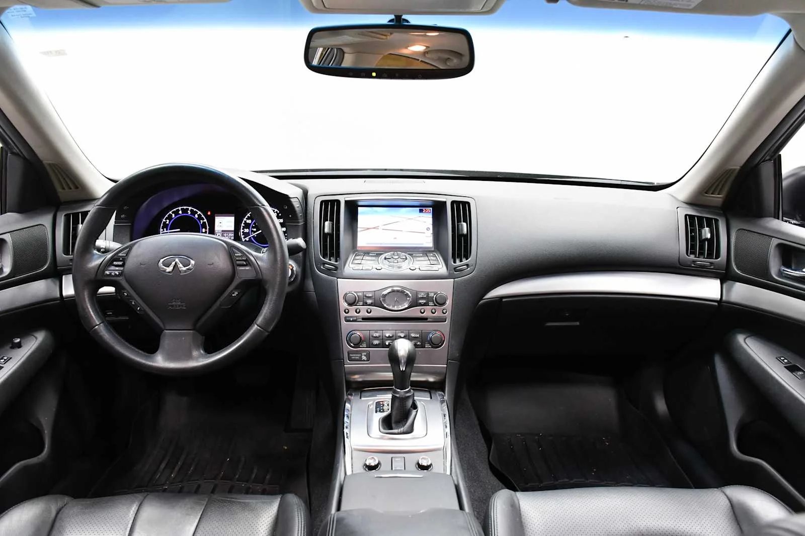 Used 2015 Black Obsidian INFINITI  image 16