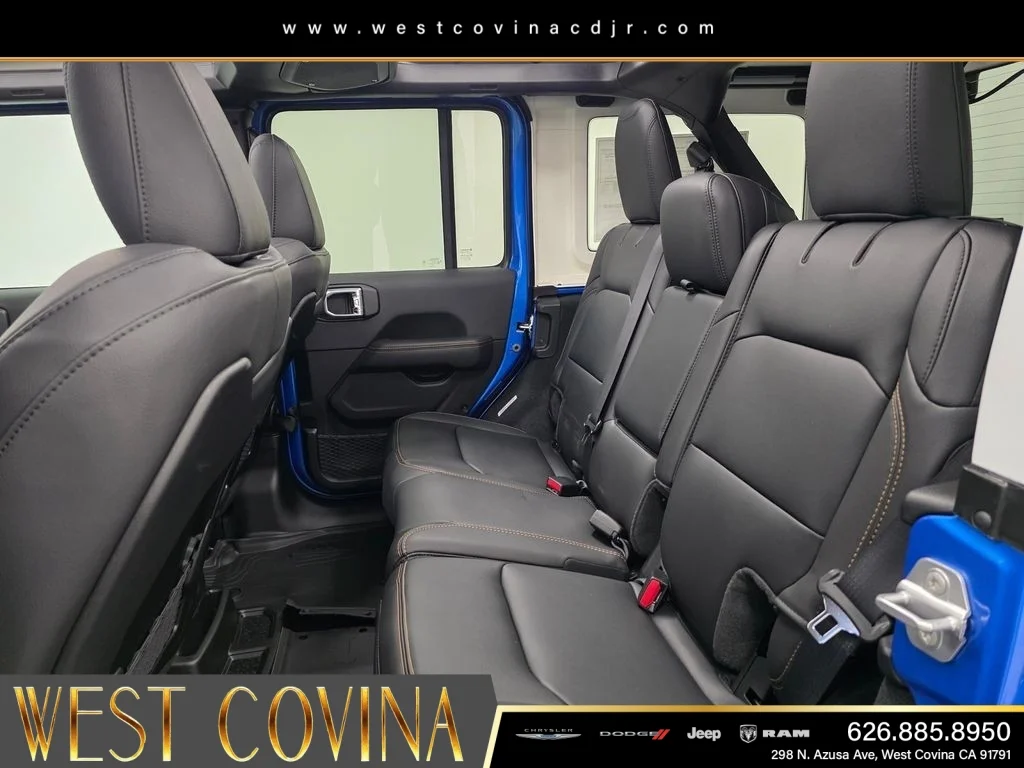 New 2026 Hydro Blue Pearl-Coat Exterior Paint Jeep Sahara image 15