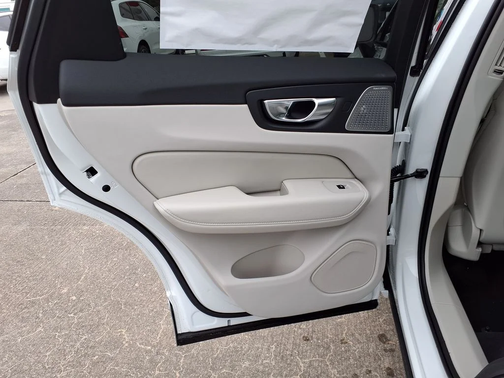 New 2026 Crystal White Volvo Ultra image 15