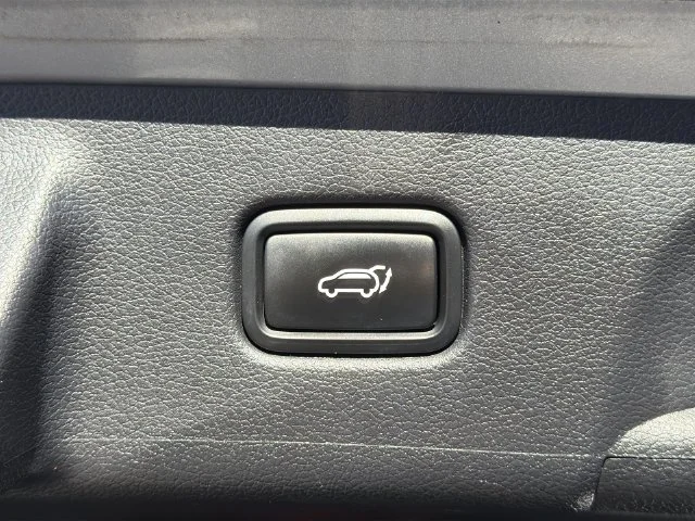 Used 2024 Silver Hyundai SEL image 44
