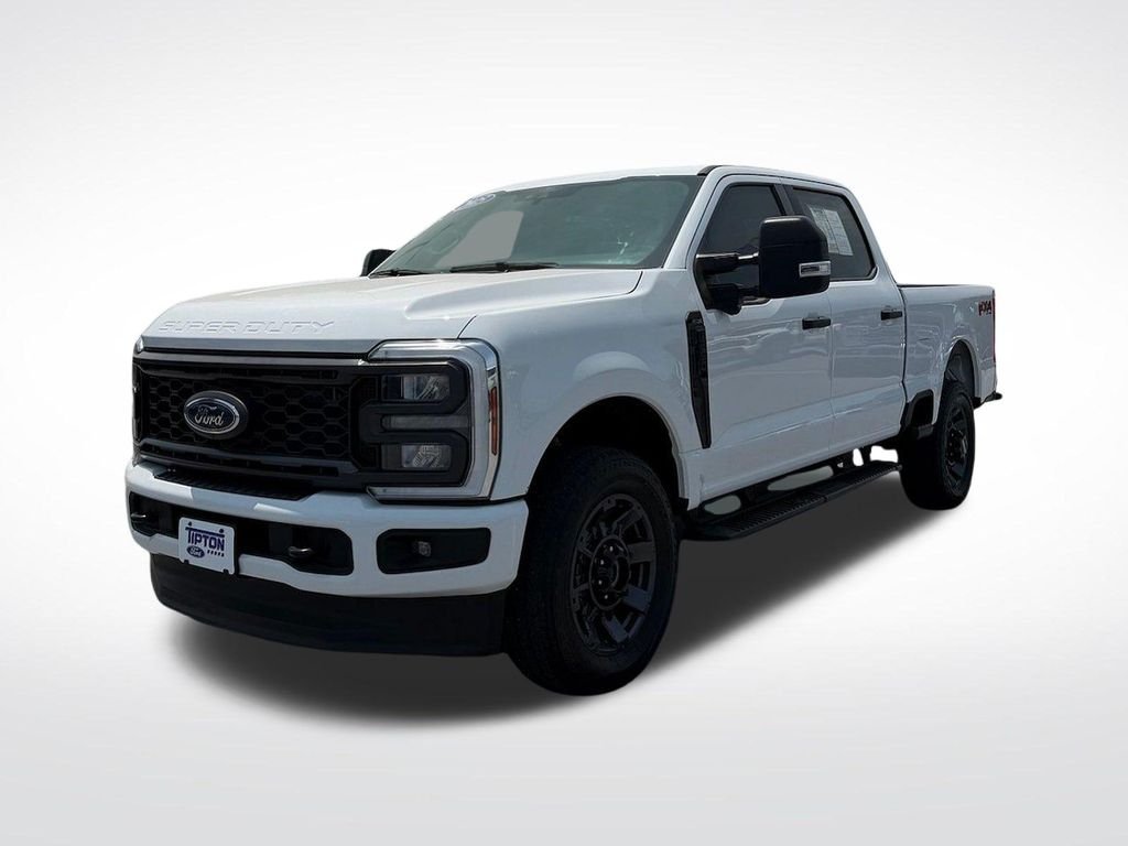 Used 2025 White Ford XL image 1