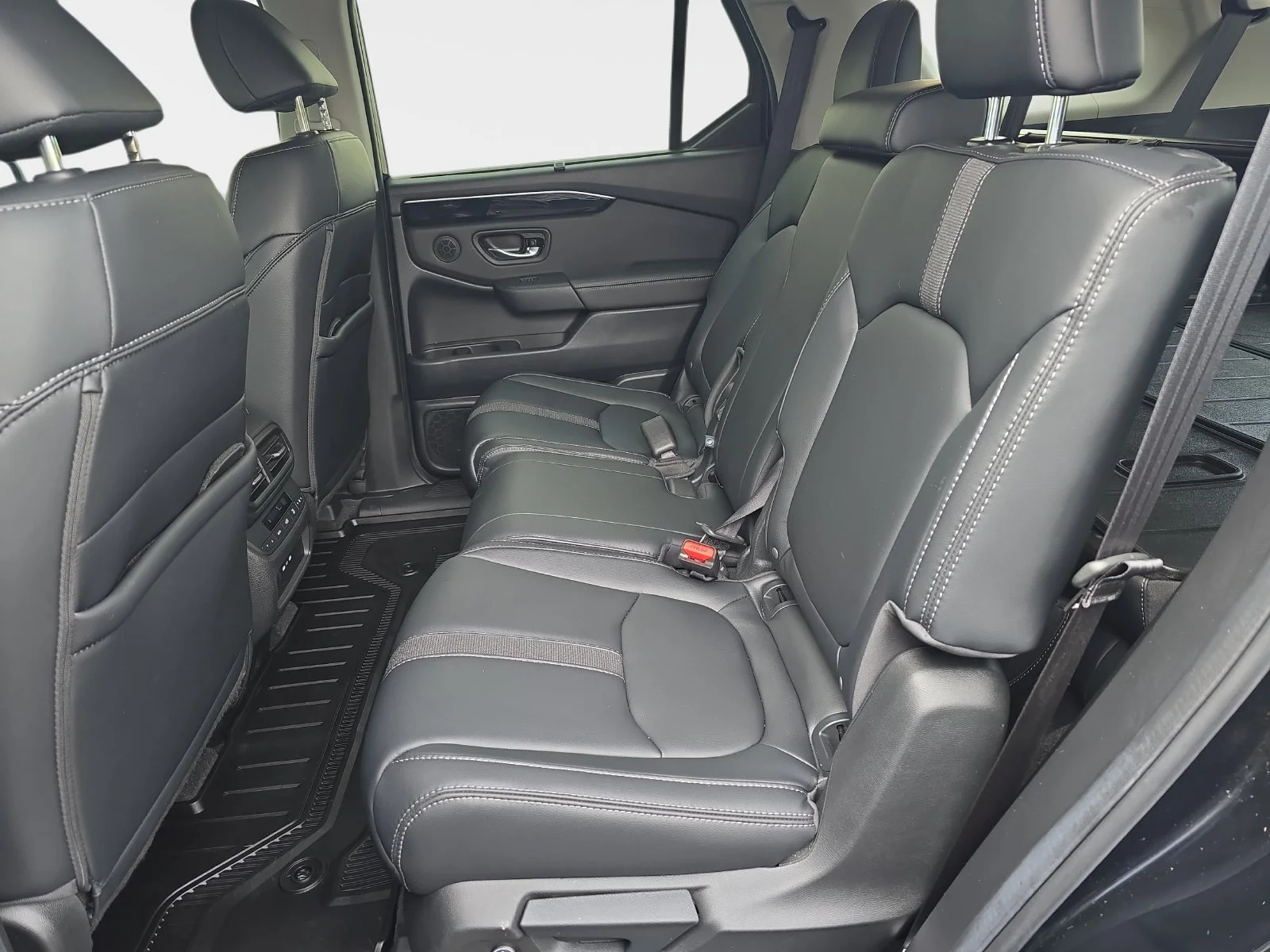 2025 Honda Pilot EX-L - Photo 17