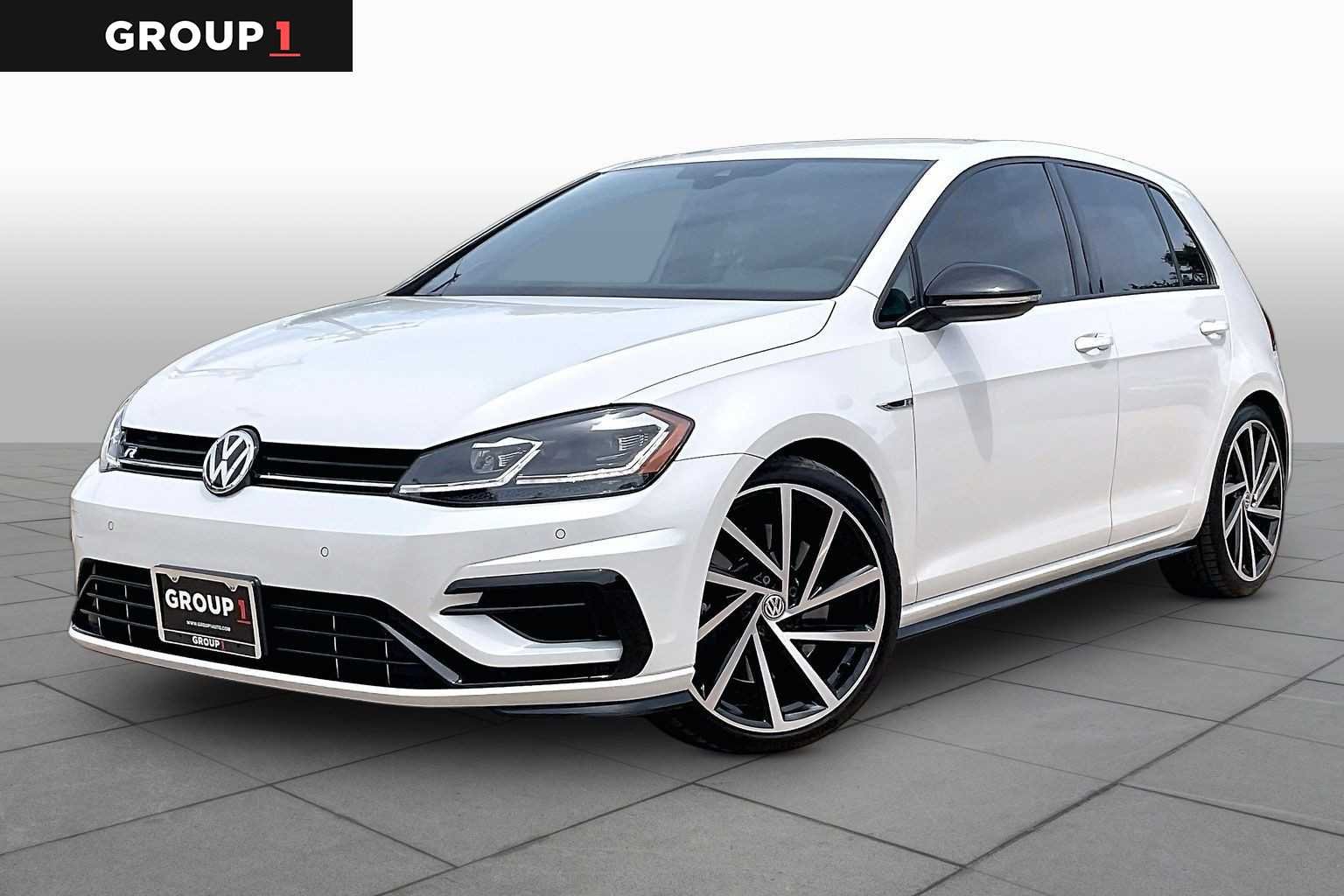 2018 Volkswagen Golf R w/DCC & Navigation 4-door DSG's photo