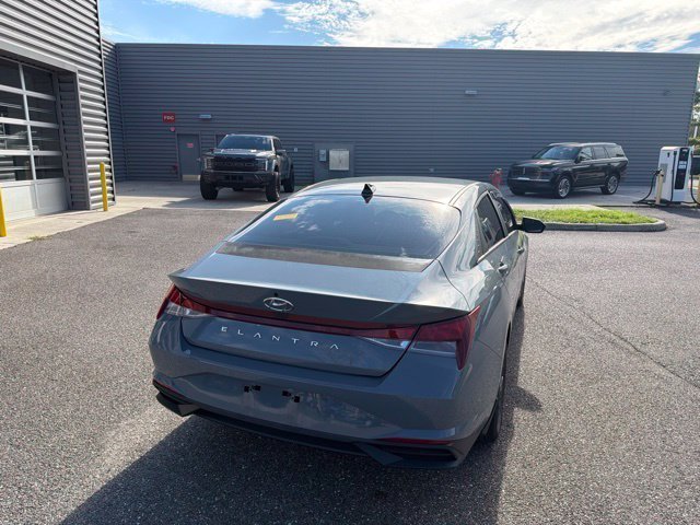Certified Used 2022 Gray Hyundai SEL image 6