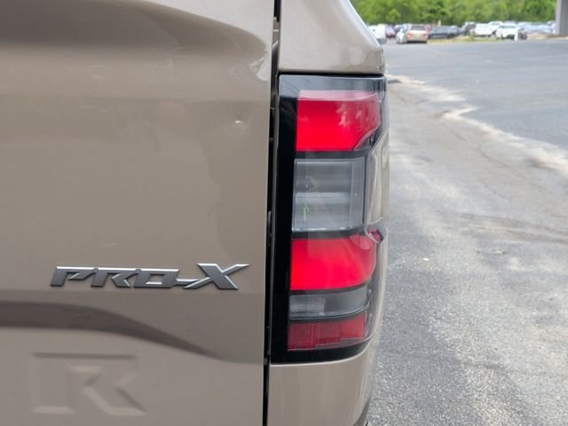 Used 2023  Nissan PRO-X image 11
